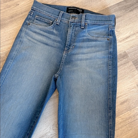Veronica Beard Carson High-Rise Ankle Flare Denim Jeans | Mystic Blue Wash | 27 - Picture 2 of 11